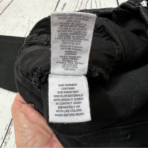 We The Free Skinny Button fly Raw Hem Jeans Black Size 26 - Picture 12 of 13